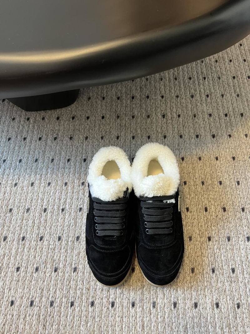 Pra*a casual shoes